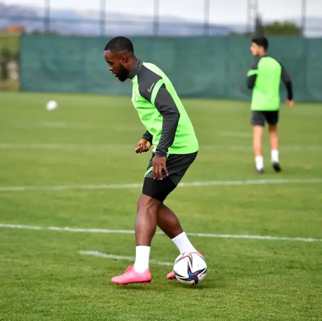 Bursaspor'da Kocaeli kampı devam ediyor