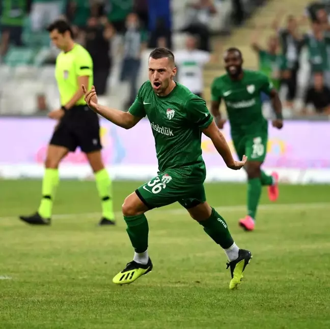 Burak Altıparmak, Bursaspor'a veda etti