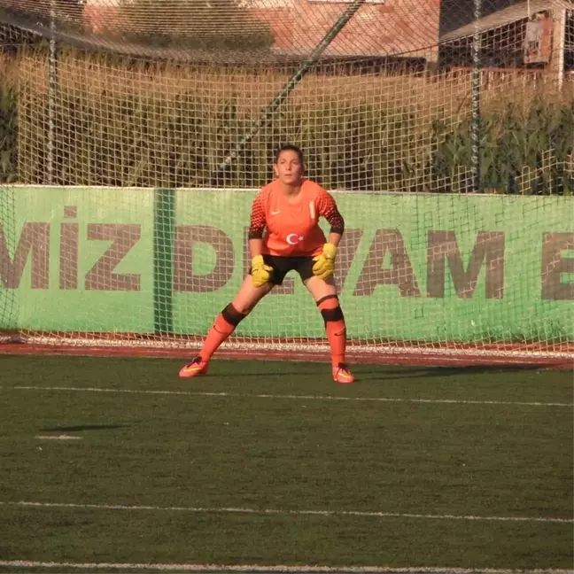 Döşemealtı Kadın Futbol Takımı'na 4 Yeni Oyuncu