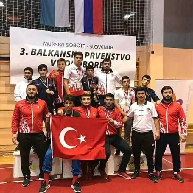 Yıldız Grekoromen Güreş Milli Takımı Tarih Yazdı