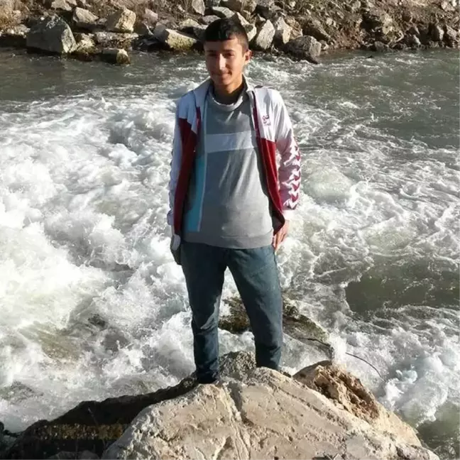 Salıncaktan Düşen Genç 12 Gün Sonra Öldü