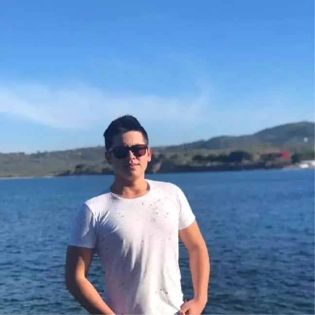 Ayvacık'ta denizde boğulan lise öğrencileri toprağa verildi