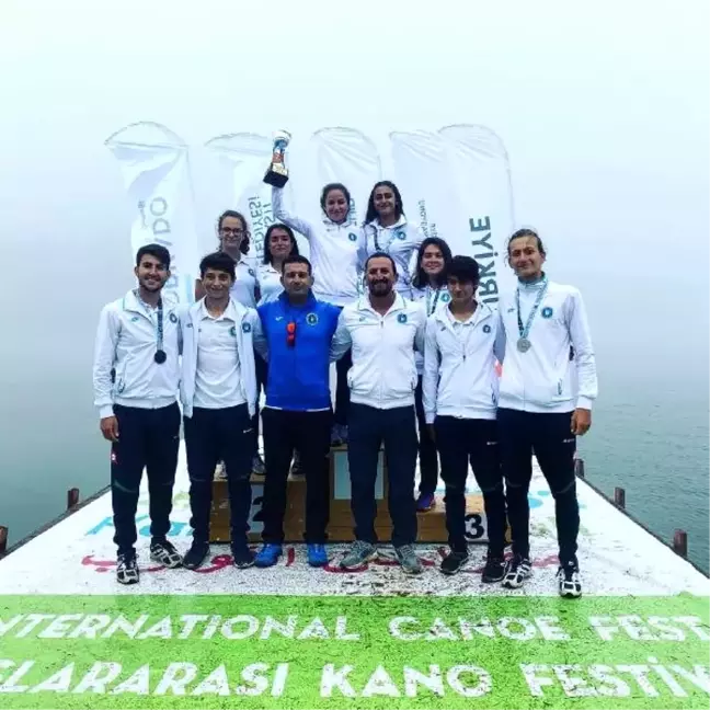 Bursa BŞB'li kanocular Türkiye Şampiyonu oldu