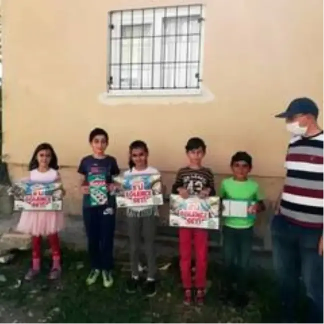 Çağlayan İlkokulu idaresi ve öğretmenleri öğrencilerini evlerinde ziyaret etti