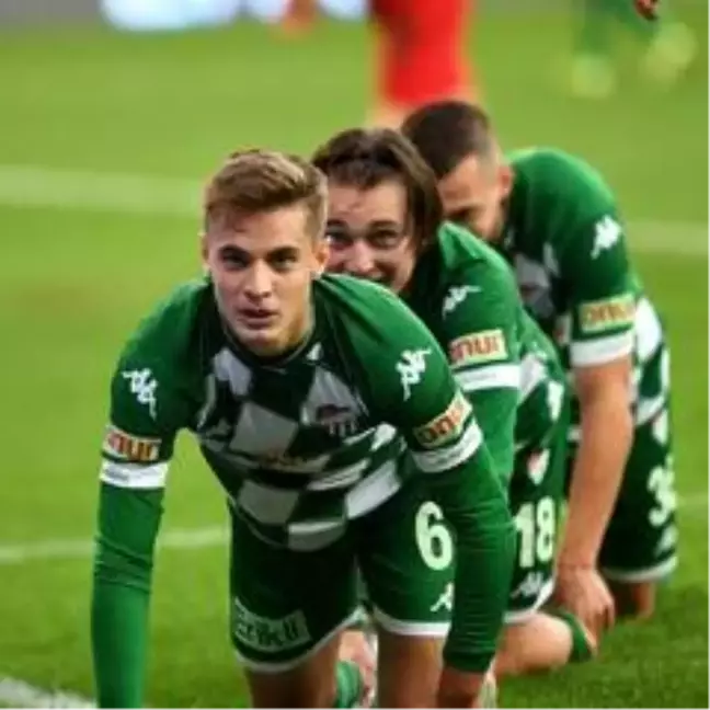 Bursaspor sahasında Adanaspor'u konuk ediyor