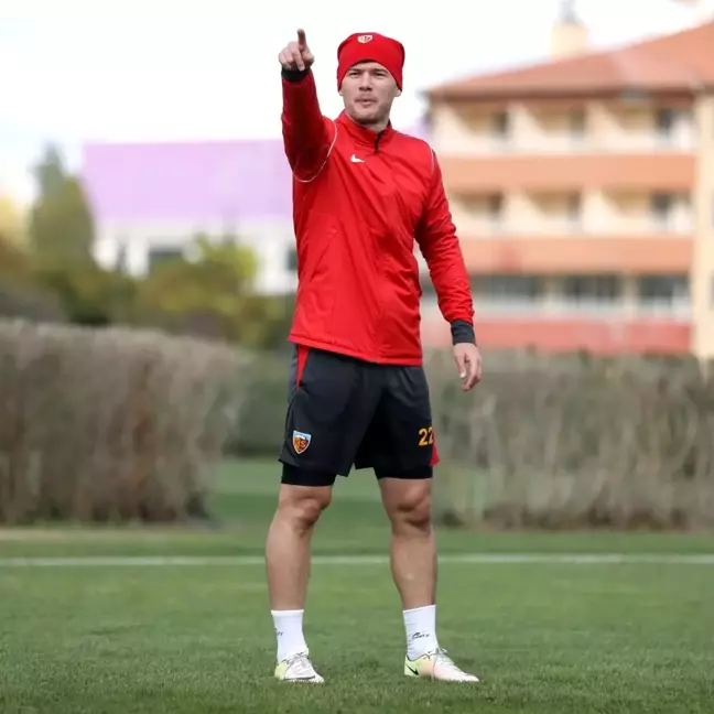 Kayserispor'da Rumen futbolcu Sapunaru ile yollar ayrıldı