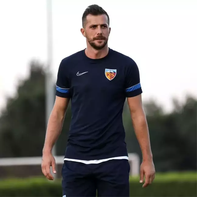 Kayserispor'da Uğur Demirok'un covid-19 testi pozitif çıktı