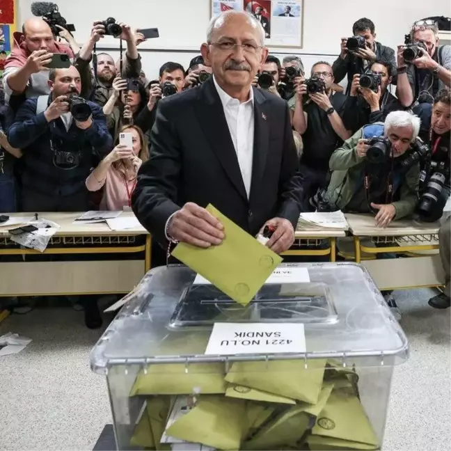 Kılıçdaroğlu ve Eşi Oy Kullandı