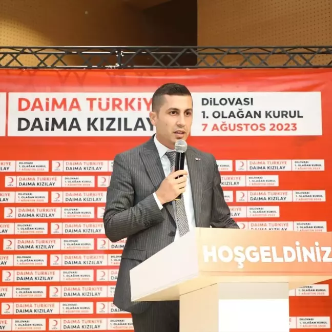 Türk Kızılay Dilovası Şubesi'nin Olağan Kongresinde Emre Sarıca Yeniden Başkan Seçildi