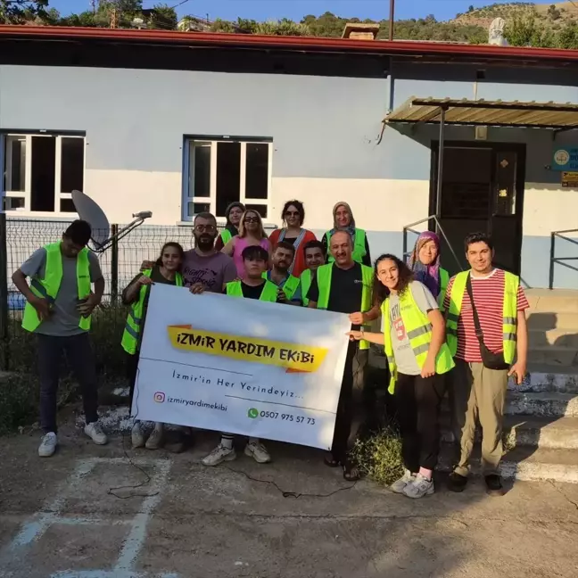 İzmir'de kullanılmayan odunluk kütüphaneye dönüştürüldü