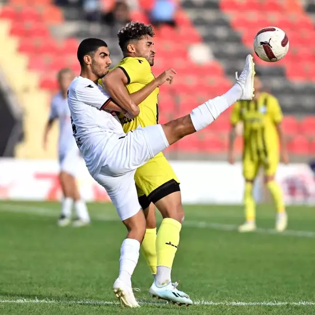 Ziraat Türkiye Kupası'nda Aliağa Futbol, Turgutluspor'u mağlup ederek bir üst tura çıktı