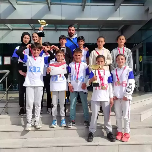 Gökçedere İmam Hatip Ortaokulu Okul Sporları Kros İl Birinciliği Şampiyonası'nda başarı elde etti