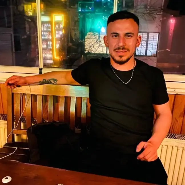 Ankara'da genç silahla oynarken kendini vurdu, hayatını kaybetti