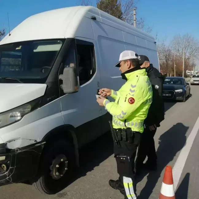 Çorum'un Laçin ilçesinde kış lastiği denetimi yapıldı