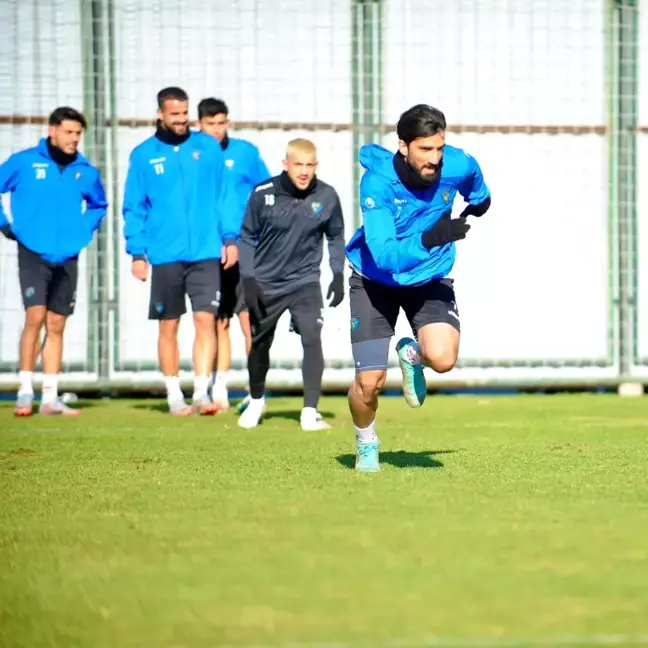 Karacabey Belediyespor Teknik Direktörü Ahmet Taşyürek, Altınordu maçı öncesi açıklamalarda bulundu