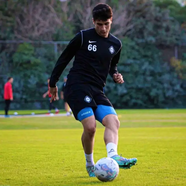 Şehit Polis Memuru Fethi Sekin'in Oğlu Galatasaray Altyapısına Transfer Oldu