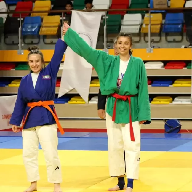 Bilecikli sporcular Türkiye Şampiyonası'ndan fırtına gibi eserek madalyalarla döndü