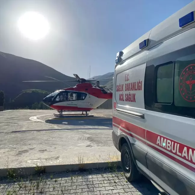 Van'ın Bahçesaray ilçesinde tedavi gören hasta ambulans helikopterle Van'a getirildi