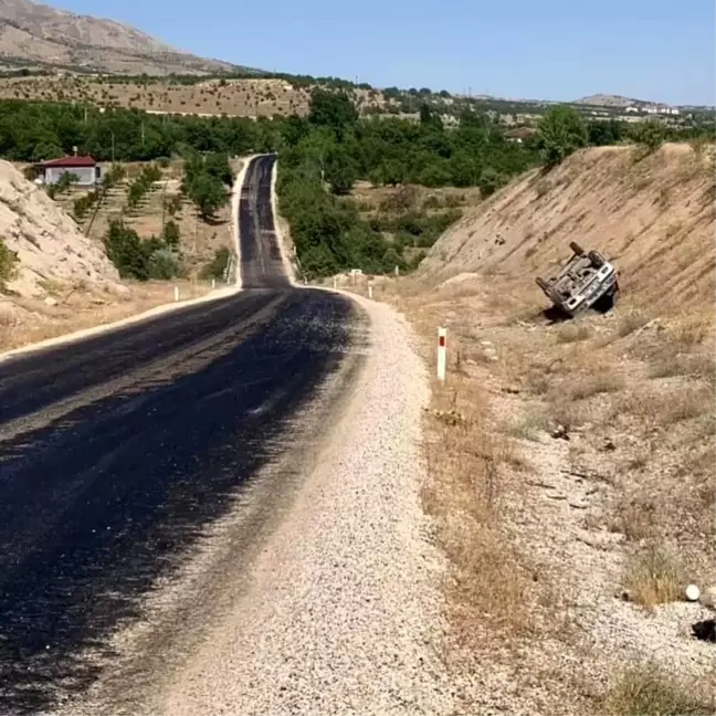 Elazığ'da Otomobil Takla Attı