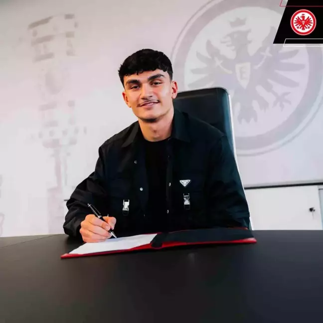 Eintracht Frankfurt, Can Uzun'u 5 yıllığına transfer etti