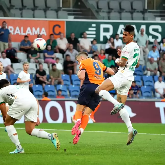 Trendyol Süper Lig'de Başakşehir, Alanyaspor'u mağlup etti