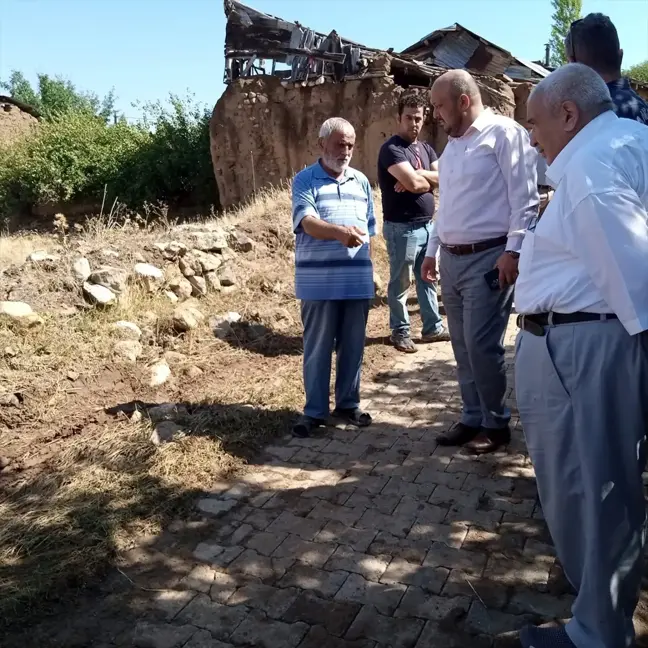 Ulaş Müftüsü Mehmet Zahid İçli, Eskikarahisar köyünde sel felaketinden etkilenen vatandaşlara ziyarette bulundu