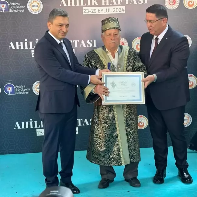 Antalya'da Yılın Ahisi Ödülü Durmuş Daran'a Verildi