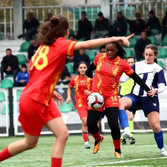 Kayseri Kadın Futbol Takımı, İkinci Yarıda Liderlik Hedefliyor