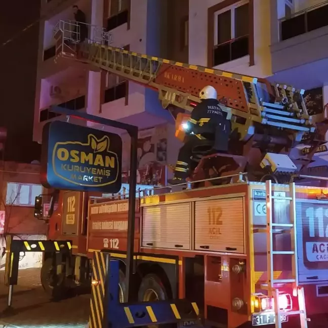 Dörtyol'da Apartman Yangını: 6 Kişi Dumandan Etkilendi