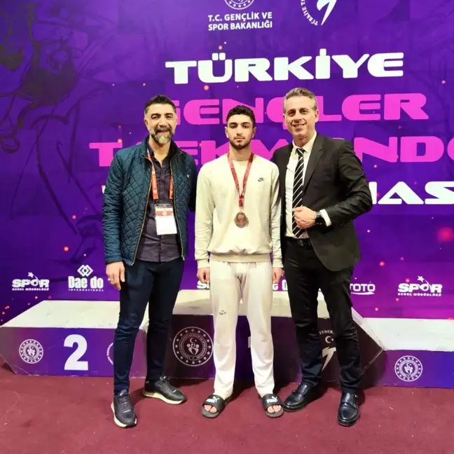 Bedirhan Kaya, Taekwondo Türkiye Şampiyonasında Bronz Madalya Kazandı