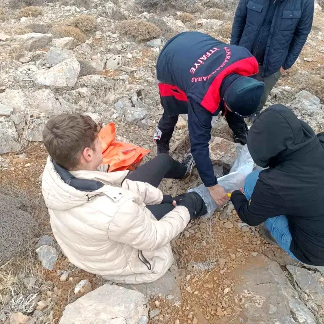 Kahramanmaraş'ta Dağlık Arazide Düşen 16 Yaşındaki Çocuk Yaralandı