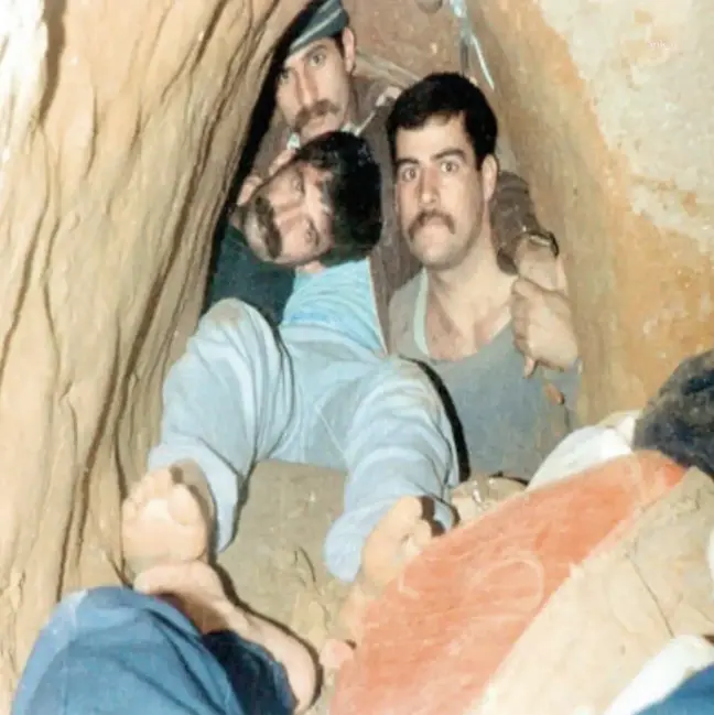 12 Eylül'ün En Uzun Firarı, Hatıra Fotoğrafı da Çektirdikleri 118 Metrelik Tünel Kazdılar: