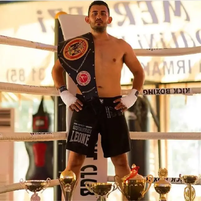Profesyonel K-1 Şampiyonu Volkan Ömeroğlu, Genç Sporcuların Hayatlarına Dokunuyor