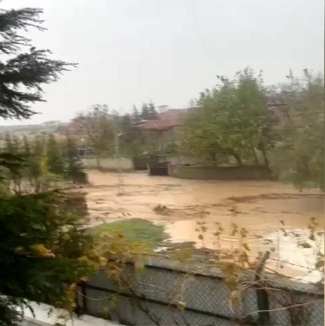 Ankara'nın Bala ilçesinde sel meydana geldi