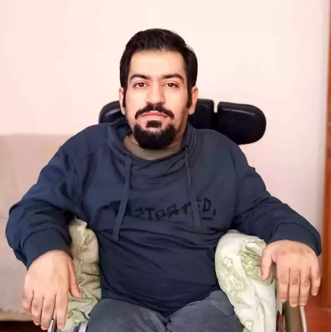 Engelli bir vatandaş Besni ilçesinde muhtarlık için aday oldu