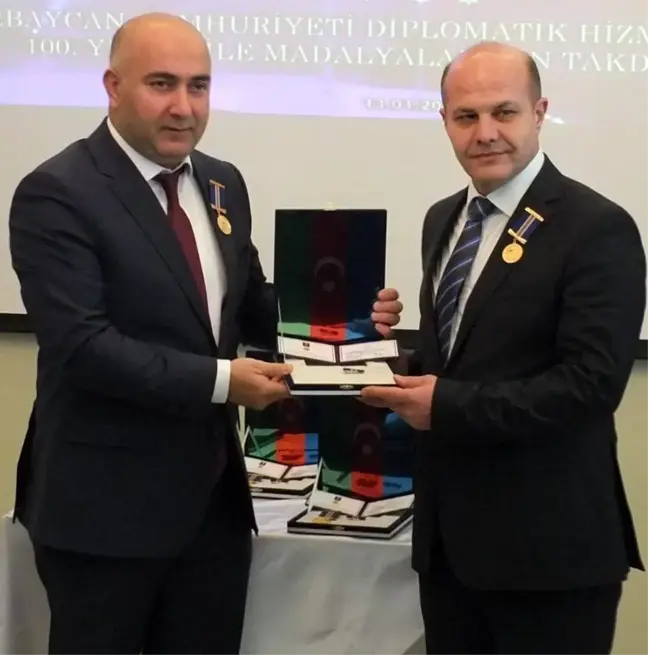 Azerbaycan Cumhurbaşkanı Aliyev'den Gazeteci Şıktaş'a onur madalyası