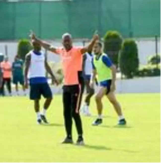 Trabzonspor'da Newton'dan 'sıkı pres' uyarısı