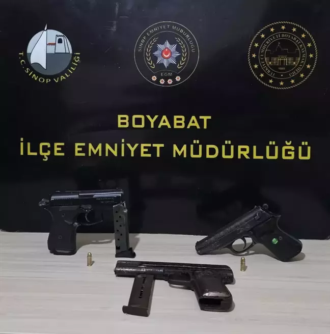 Sinop'ta Ruhsatsız Tabancalarla Yakalanan 3 Zanlı Gözaltına Alındı
