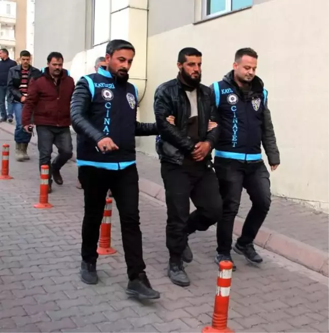 Suriyeli hamalların 'kasa indirme' kavgası: 1 ölü, 2 yaralı (2)