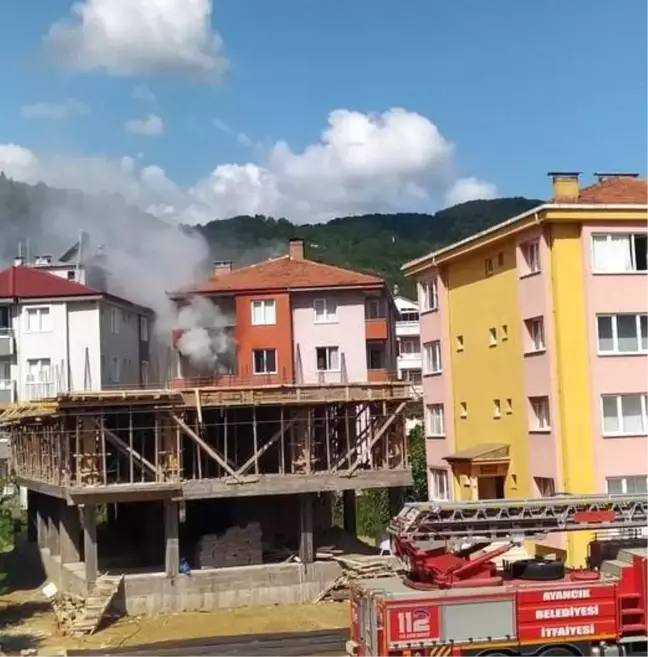 Sinop Ayancık'ta Mutfak Tüpü Patlaması Sonucu Yangın Çıktı