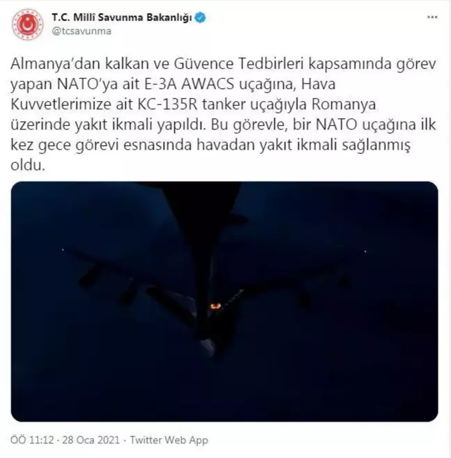 NATO uçağına yakıt ikmali