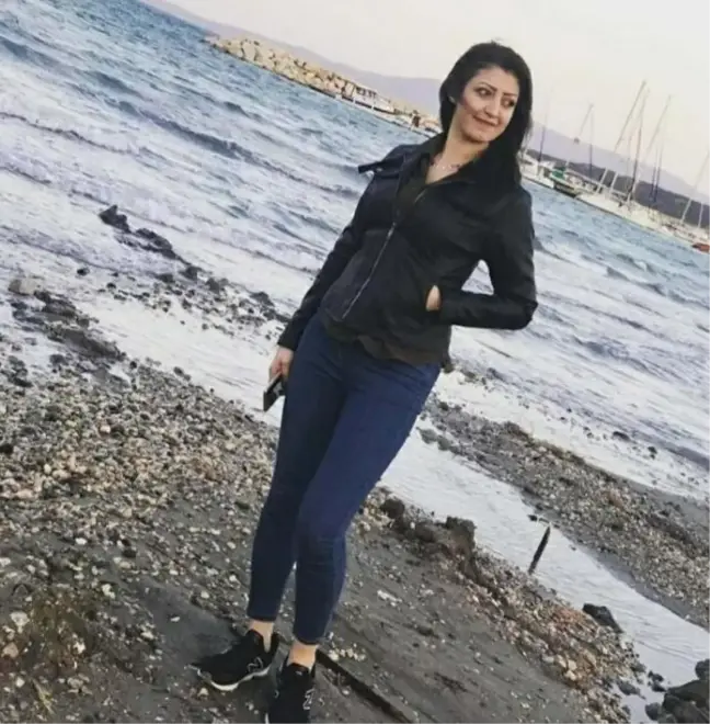 İZMİR'de Kırmızı Işıkta Geçen Araç Güvenlik Görevlisini Öldürdü