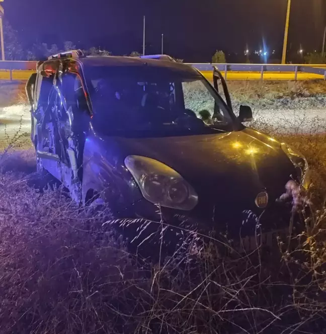 Amasya'da Hafif Ticari Araç Kazası: 4'ü Çocuk 6 Kişi Yaralandı