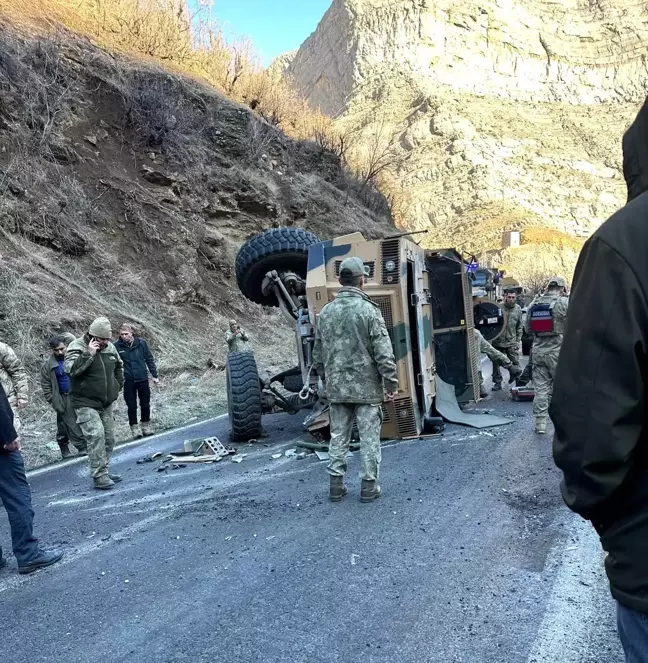 Şırnak'ta Askeri Araç Devrildi: 2 Asker Yaralandı