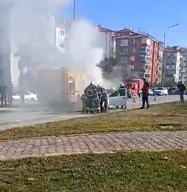 Isparta'da Seyir Halindeki Otomobilde Yangın