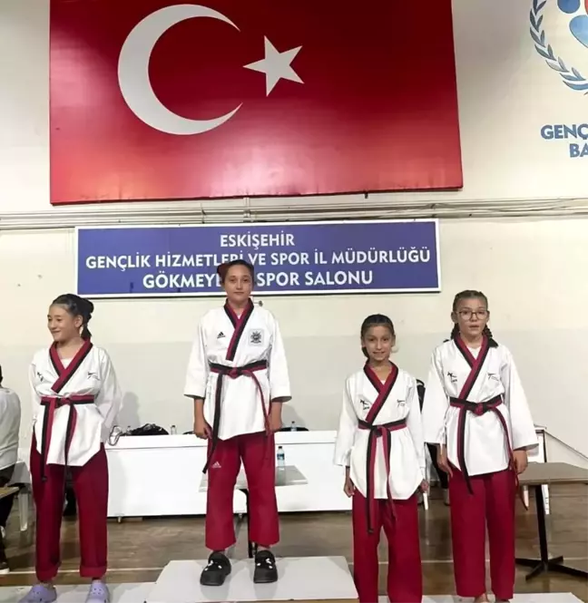 Eskişehir Orgeneral Halil Sözer Ortaokulu Taekwondo Ekibi Yeni Sezonu Açtı