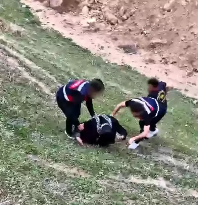 Batman'da 55 Suçtan Aranan Firari Jandarma Tarafından Yakalandı