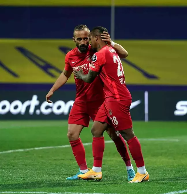 Ümraniyespor'da, Avdija Vrsajevic ile yollar ayrıldı