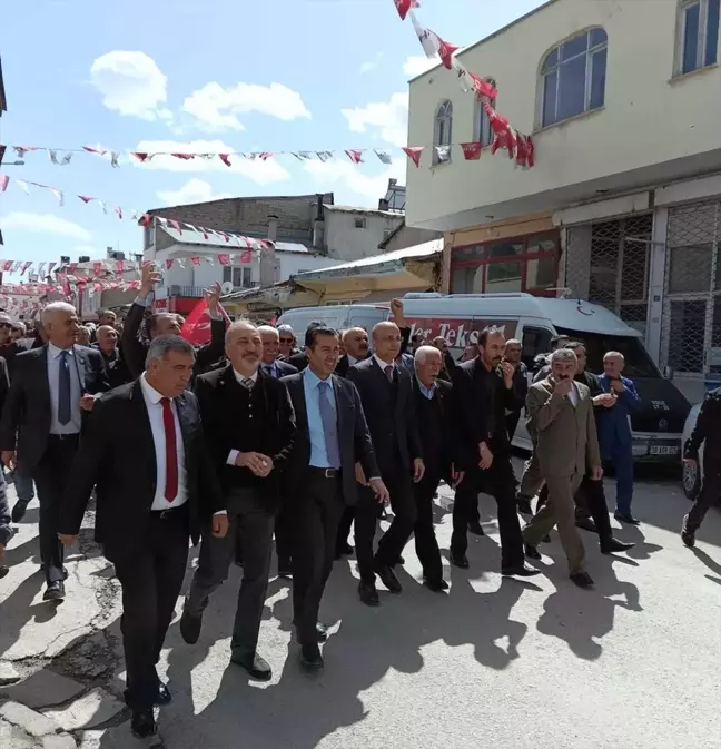 CHP Kayseri Büyükşehir Belediye Başkan Adayı Murat Molu, Sarız ve Yahyalı ilçelerinde seçmenle buluştu
