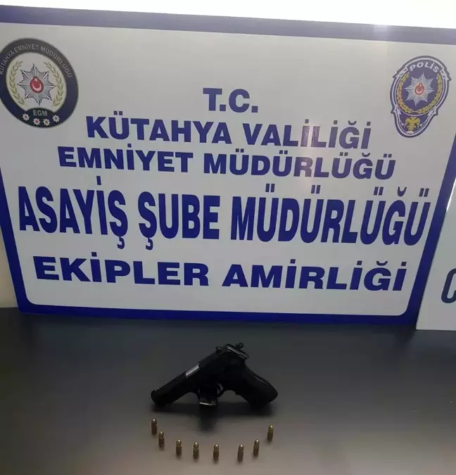 Kütahya'da araç içerisinde ruhsatsız tabanca ele geçirildi